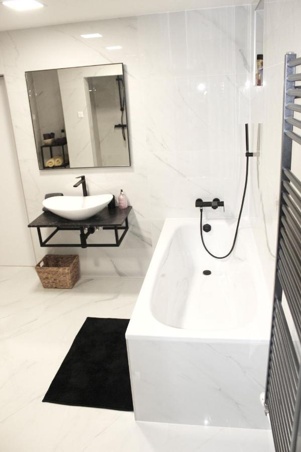 Krasny Priestranny Slnecny Apartman V Centre Mesta Trenčín المظهر الخارجي الصورة