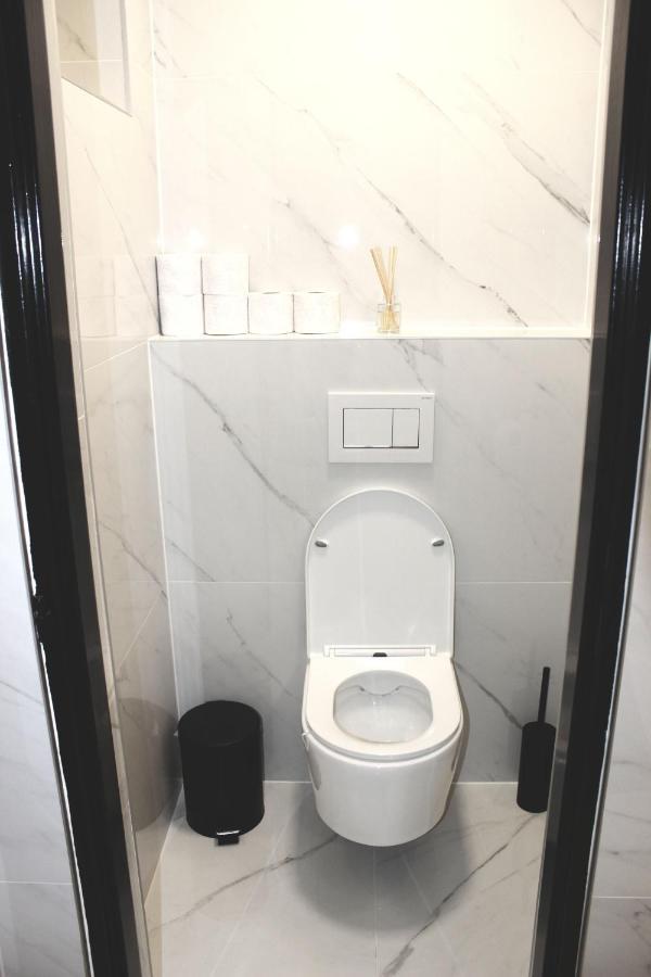 Krasny Priestranny Slnecny Apartman V Centre Mesta Trenčín المظهر الخارجي الصورة